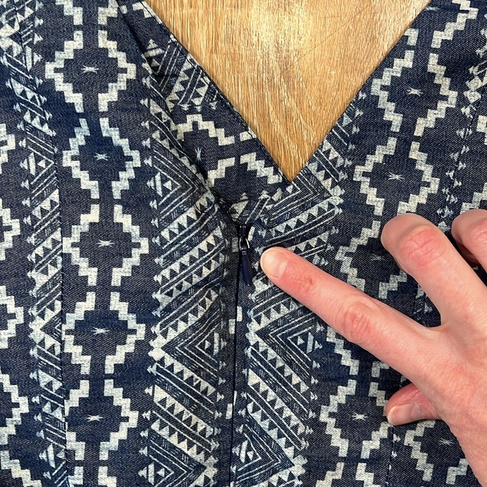 Skies Are Blue Navy Coral Aztec Print Mini Dress Lined V-Neck Back Zip Small EUC - Picture 6 of 14